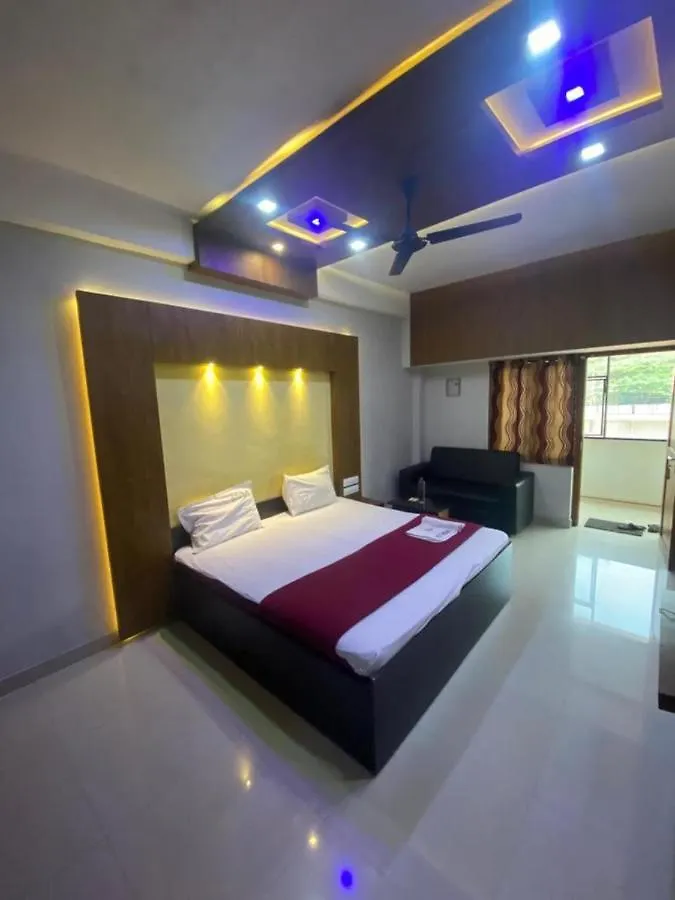 Redbell Suites Calicut Otel