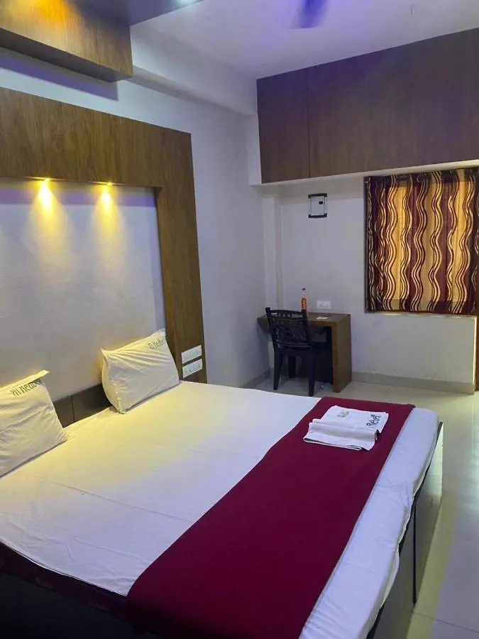 Hotel Redbell Suites Calicut